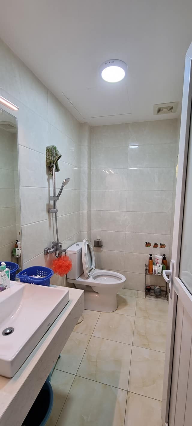Cần Bán Nhà Đẹp Ngõ Ô tô Tránh Kinh Doanh Sầm Uất Trần Quốc Hoàn, 45m, 5T, Mt 3.6, Giá 8.2 Tỷ