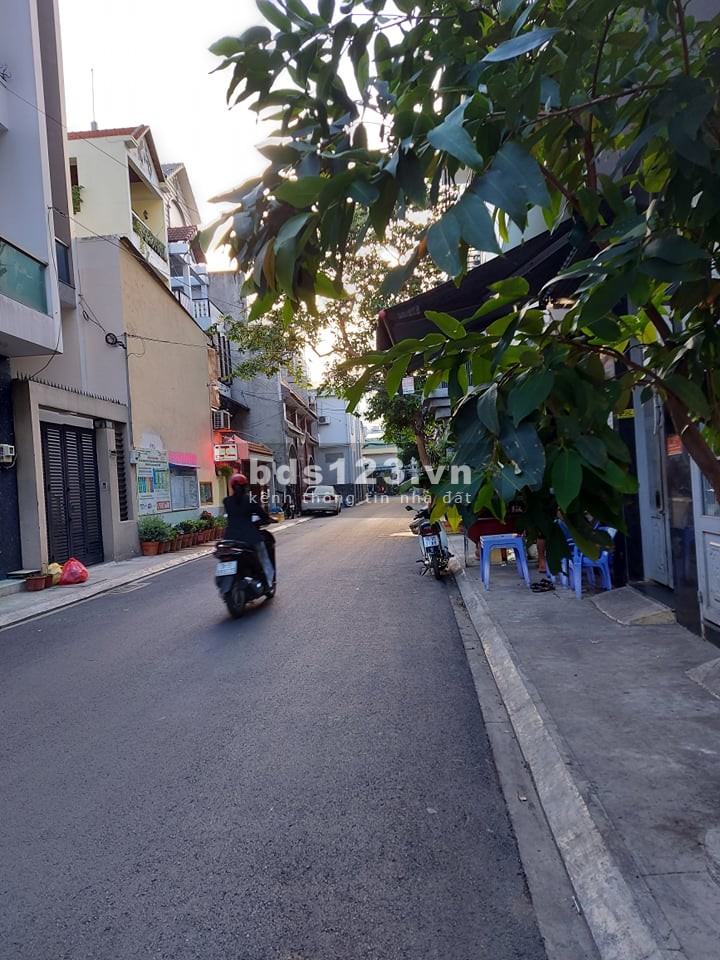 Tân Bình Thân Nhân Trung Phường 13 Hẻm 8m Có luôn vỉa hè Chỉ 4.2 tỷ