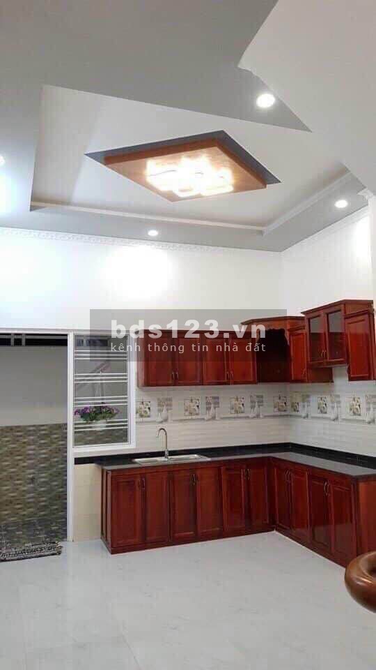 Nhà 1 trệt 1 lầu ngay bình chánh sổ hồng riêng dọn ở liền