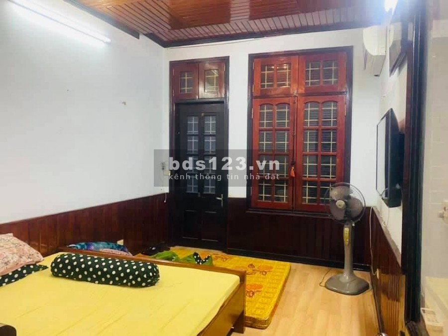bán nhà đường Láng phân lô, ô tô đỗ, quay đầu dt42m, 4 tầng, nhỉnh 5 tỷ.