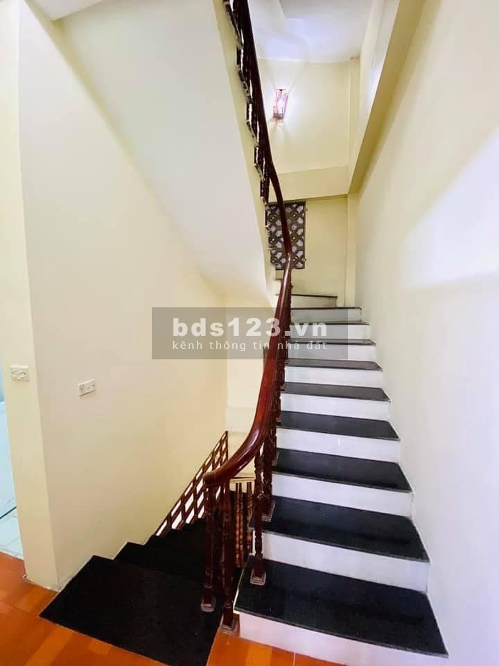 QUANG TRUNG ÔTÔ SÁT NHÀ KINH DOANH RỪNG TIỆN ÍCH DT 35 M2 GIÁ NHỈNH 3 TỶ
