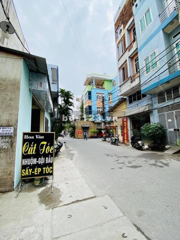 QUANG TRUNG ÔTÔ SÁT NHÀ KINH DOANH RỪNG TIỆN ÍCH DT 35 M2 GIÁ NHỈNH 3 TỶ