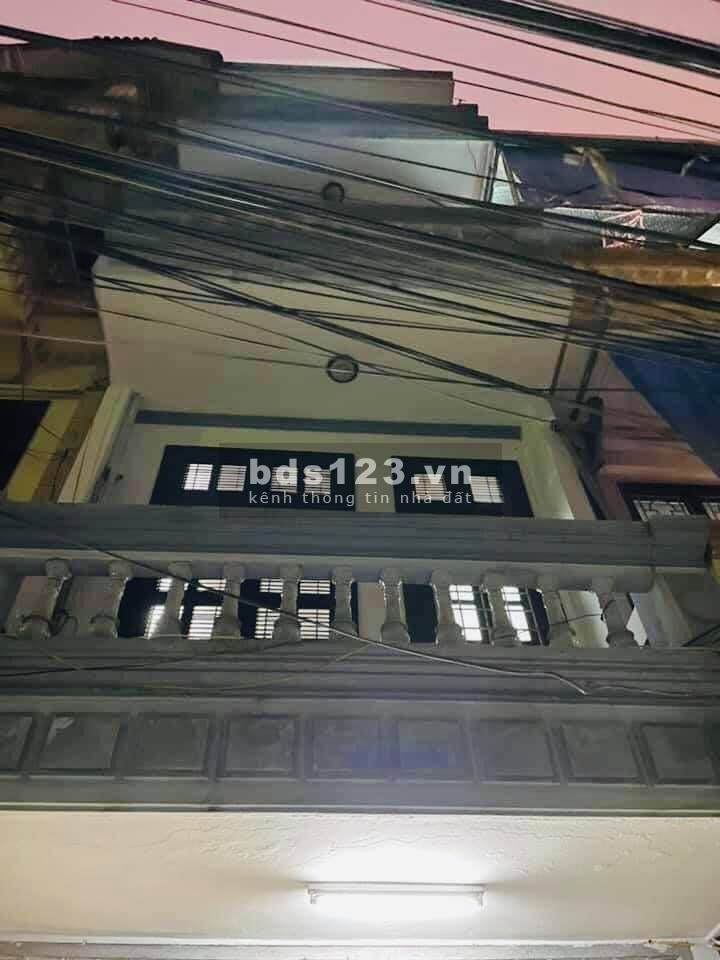 bán nhà đường Láng phân lô, ô tô đỗ, quay đầu dt42m, 4 tầng, nhỉnh 5 tỷ.