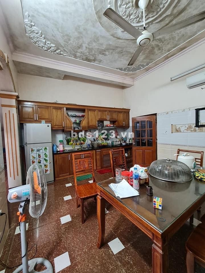 Bán nhà mặt phố Nguyễn Văn Linh 50m2, kinh doanh giá chỉ 3 tỷ