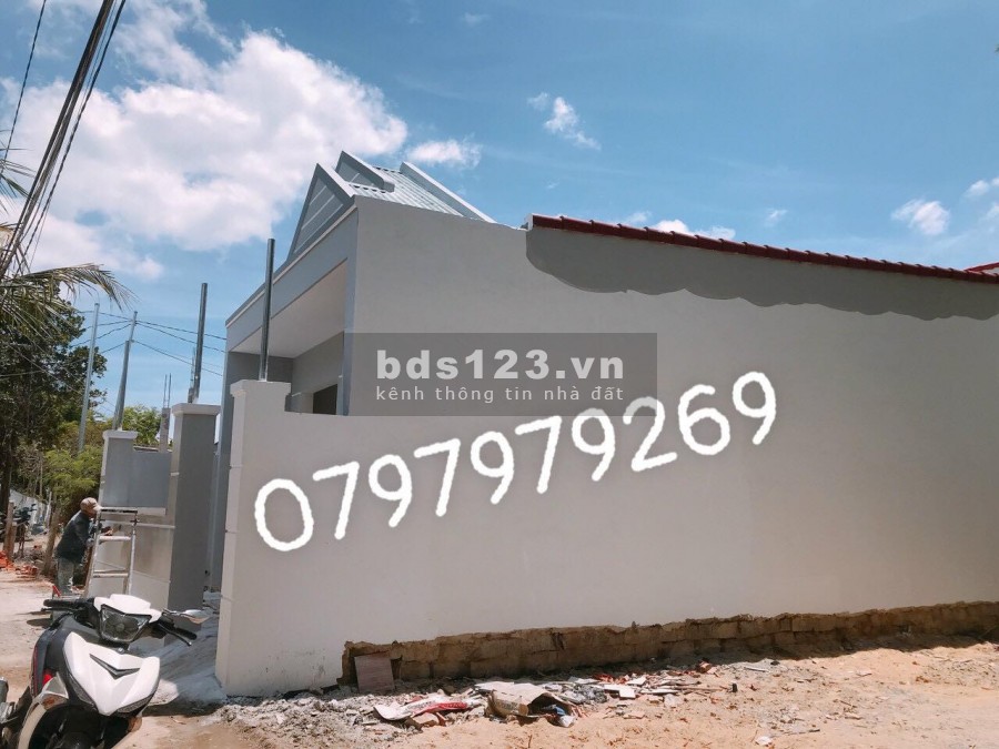 Bán nhà mới xây, sau lưng toyota đường 23/10