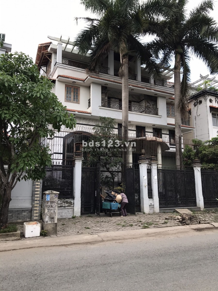Bán gấp căn biệt thự 16x20m, MT khu Cao Lỗ, P4Q8