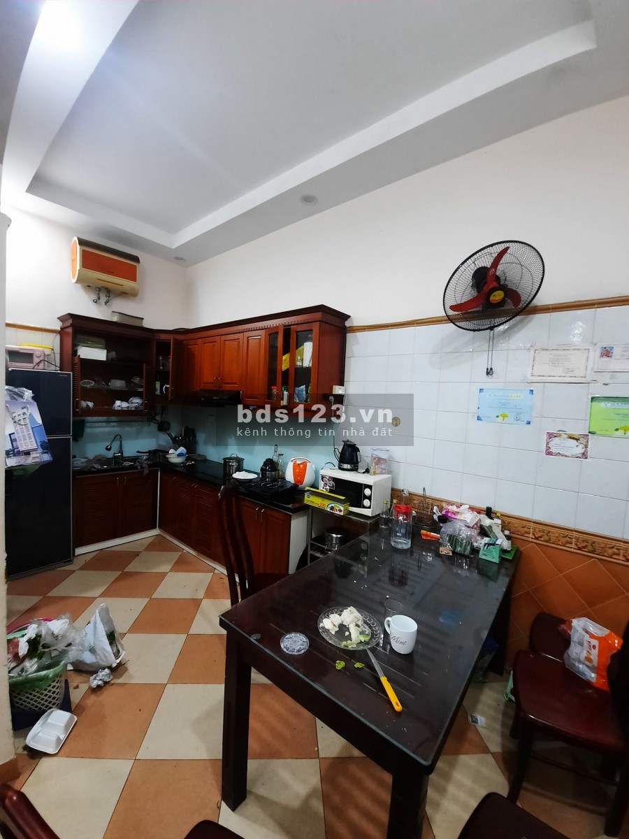 Bán Gấp Nhà trong ngõ Quận Ba Đình giá 5 tỷ, 46m2 x 4 Tầng, Lô Góc Thoáng Sáng.