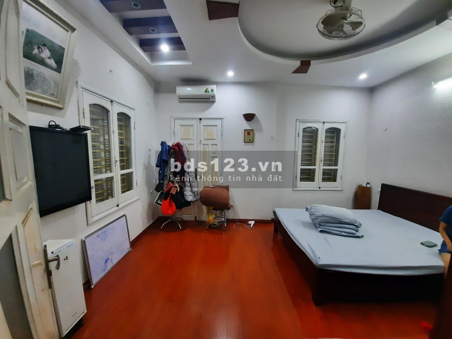 Bán Gấp Nhà trong ngõ Quận Ba Đình giá 5 tỷ, 46m2 x 4 Tầng, Lô Góc Thoáng Sáng.