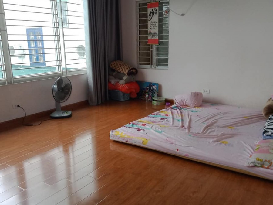 Bán nhà Âu Cơ, Tây Hồ, cách mặt phố 20m, 40m2 x 3 tầng, nhỉnh 3 tỷ