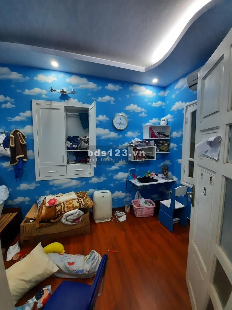 Bán Gấp Nhà trong ngõ Quận Ba Đình giá 5 tỷ, 46m2 x 4 Tầng, Lô Góc Thoáng Sáng.