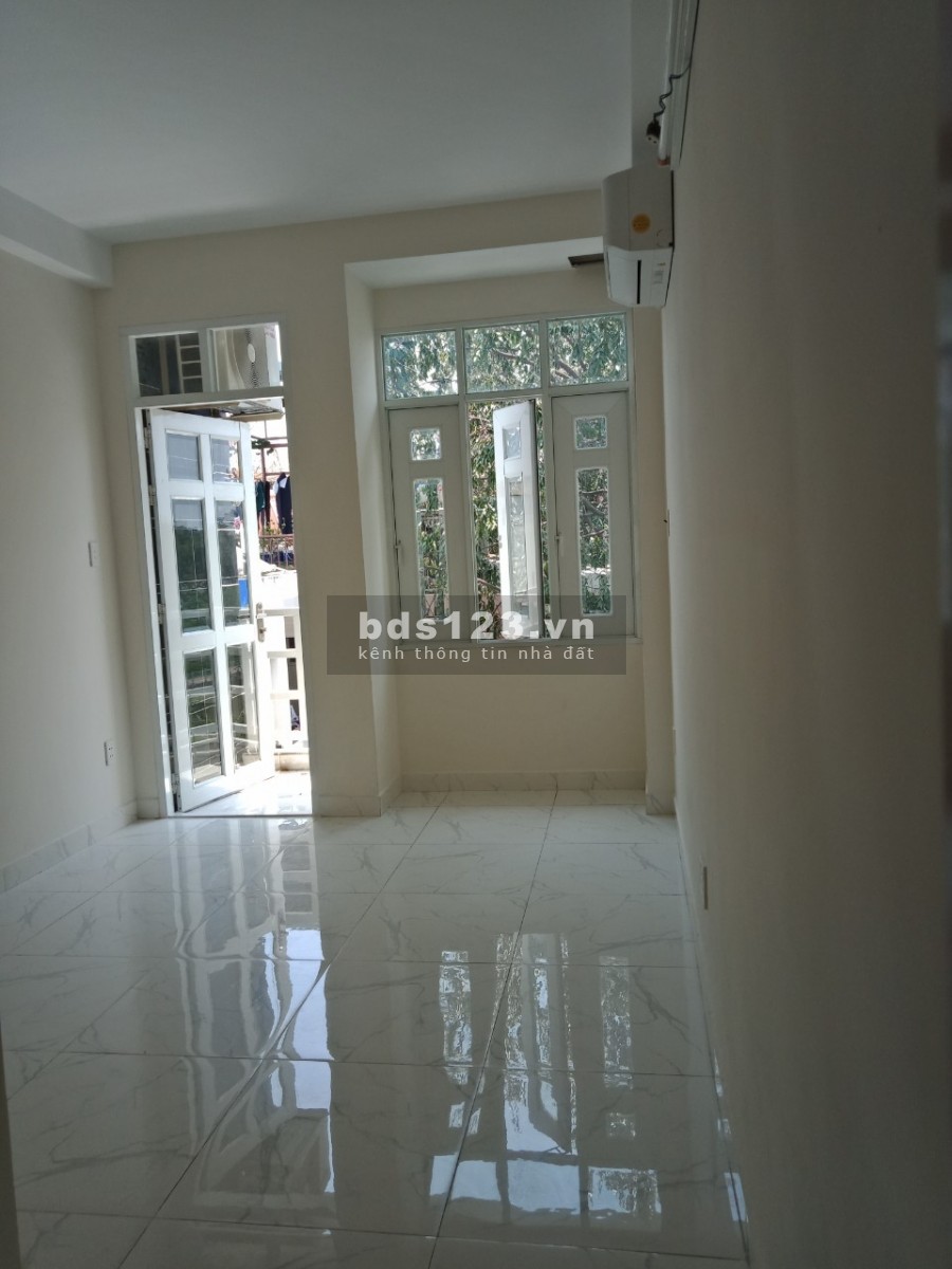 CHÍNH CHỦ Cho thuê phòng mặt tiền Trường Sa rất đẹp
