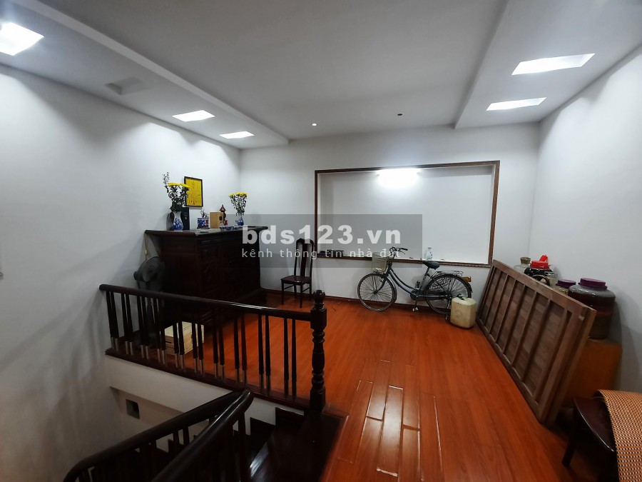 Bán Gấp Nhà trong ngõ Quận Ba Đình giá 5 tỷ, 46m2 x 4 Tầng, Lô Góc Thoáng Sáng.
