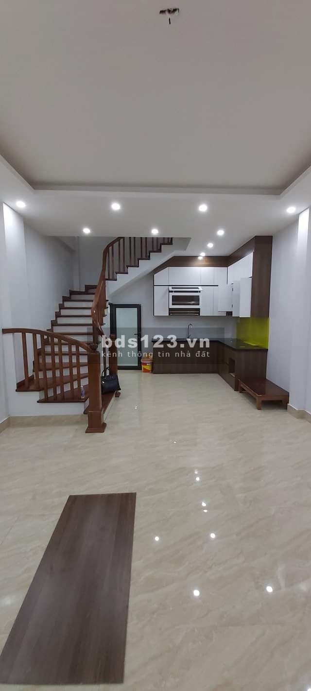 Nhà 5TẦNG Phố MỸ ĐÌNH, DT 39M2, MT 4.4M, Cách đường Ô TÔ 40M, Bagac Quay đầu, Giá: 4.5 Tỷ