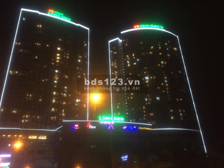 Bán gấp nhà Ngọc Thụy, Long Biên. 100m có 55tr/m, ô tô 7 chỗ vào nhà.