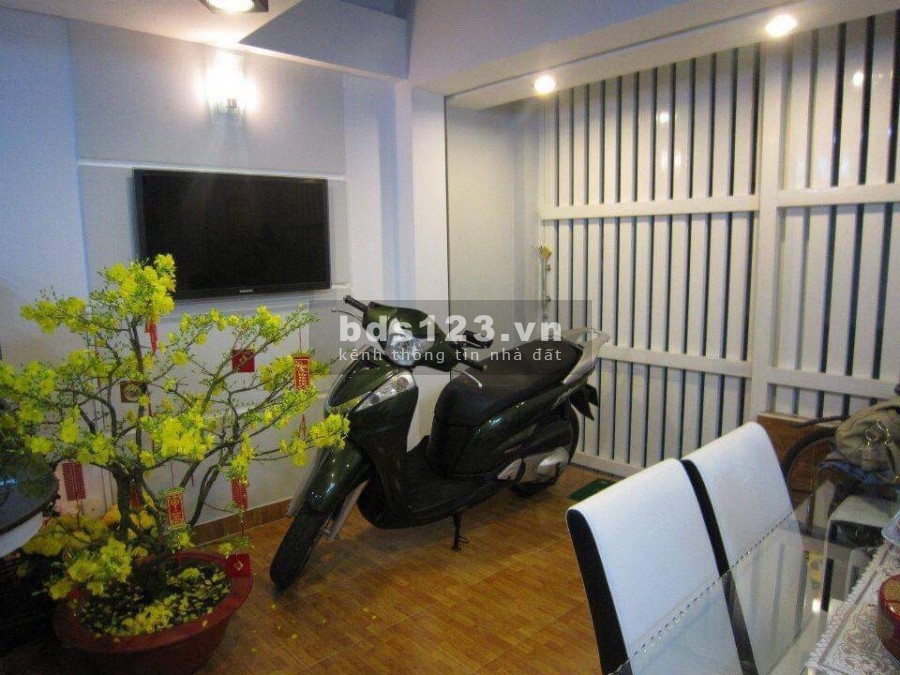 Nhà Bán Chính Chủ Q3 Cư Xá Đô Thành P4 Q3 .Sổ Đỏ Công Chứng Ngay .0908666658 Vũ.