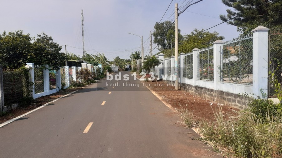 Bán lô đất mặt tiền đường nhựa phan đăng lưu -thị trấn đất đỏ-brvt