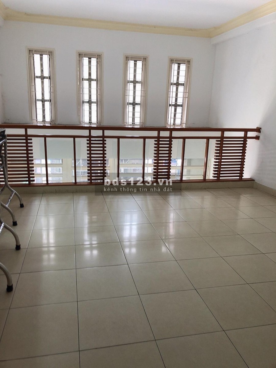 Bán nhà HXH giá rẻ ngay CV Lê Thị Riêng, P15, Q10, 36m 3PN