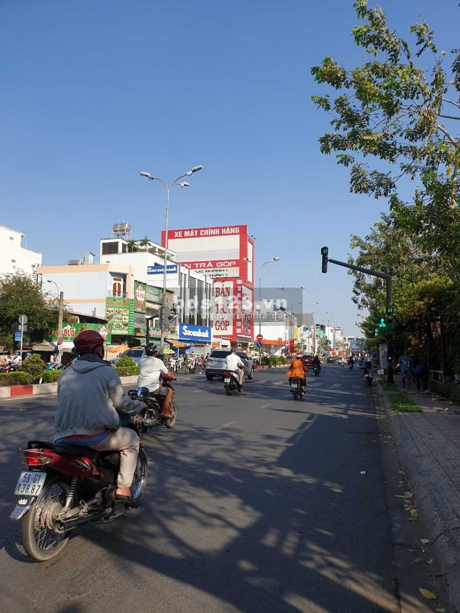 Bán nhà MT kinh doanh Lê Đại Hành Quận 11, 3 tầng DT 126m2, giá tốt 17tỷ, 0899306823