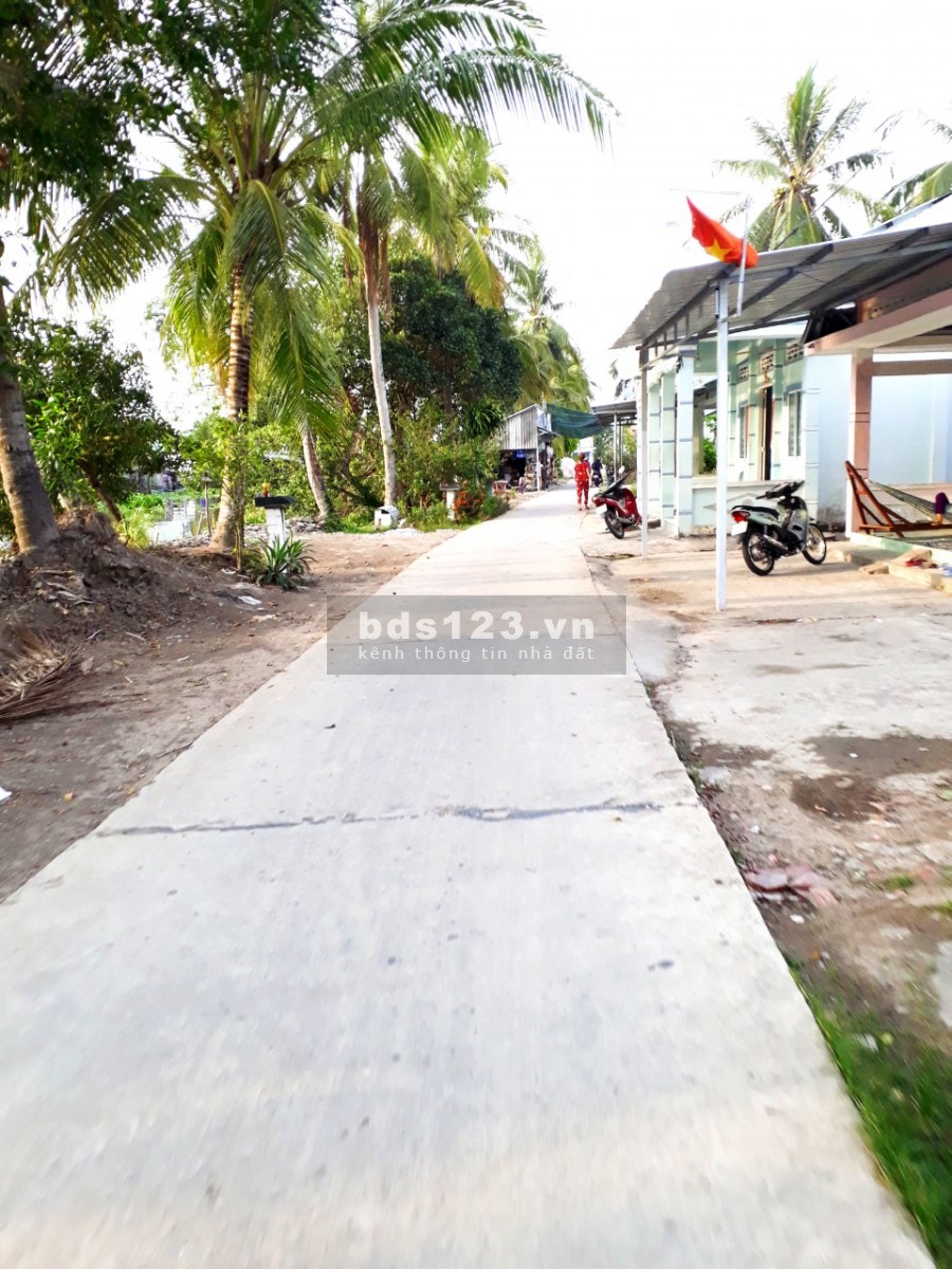 Cần bán gấp nền đất mặt tiền lộ đal xe ôtô chạy tới đất