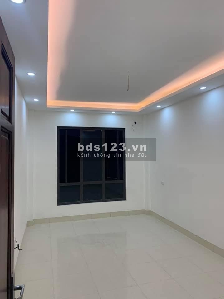 Bán nhà mới phân lô Đại Mỗ, 32m2x5 tầng,ô tô cách 10 mét, cạnh AEON MALL giá 2.85 tỷ