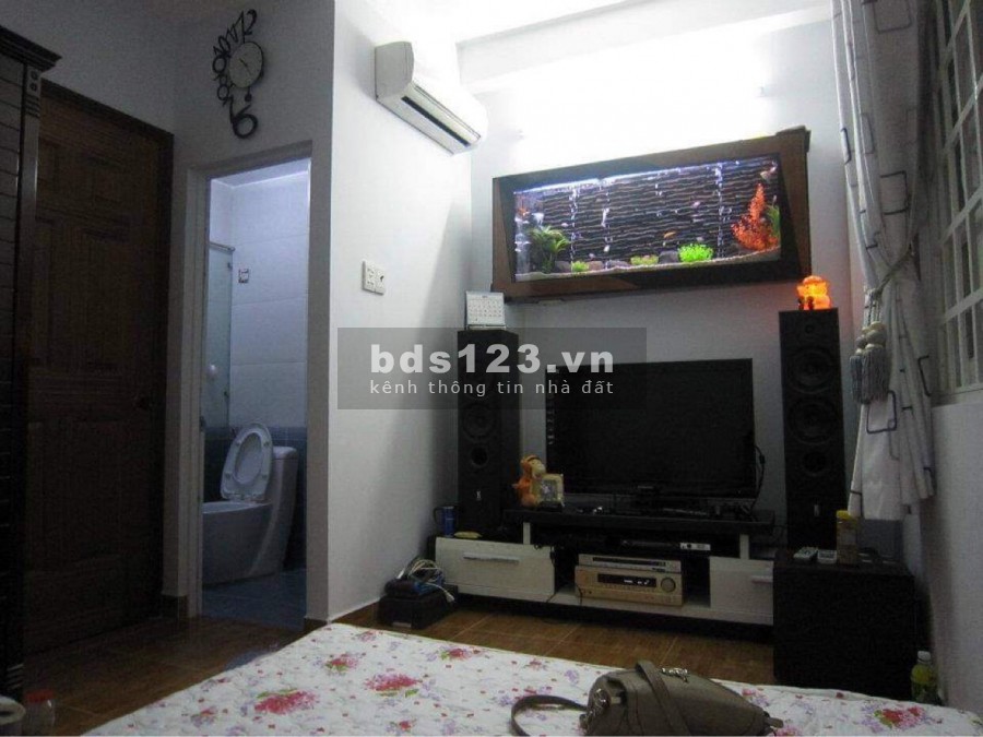 Nhà Bán Chính Chủ Q3 Cư Xá Đô Thành P4 Q3 .Sổ Đỏ Công Chứng Ngay .0908666658 Vũ.