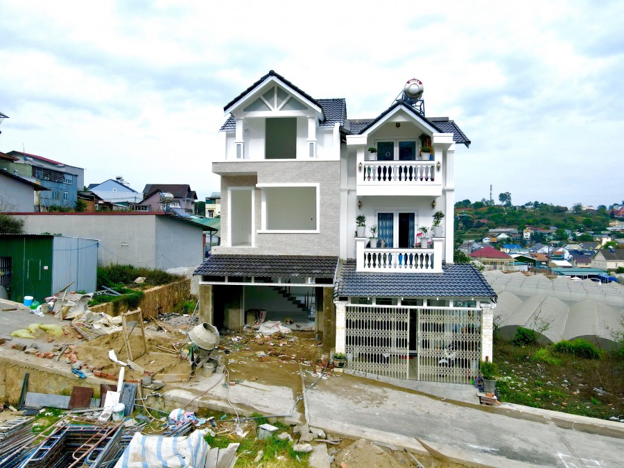 Bán nhà mới xây, view siêu đep đường Nguyễn Đình Quân - P5 Đà Lạt.