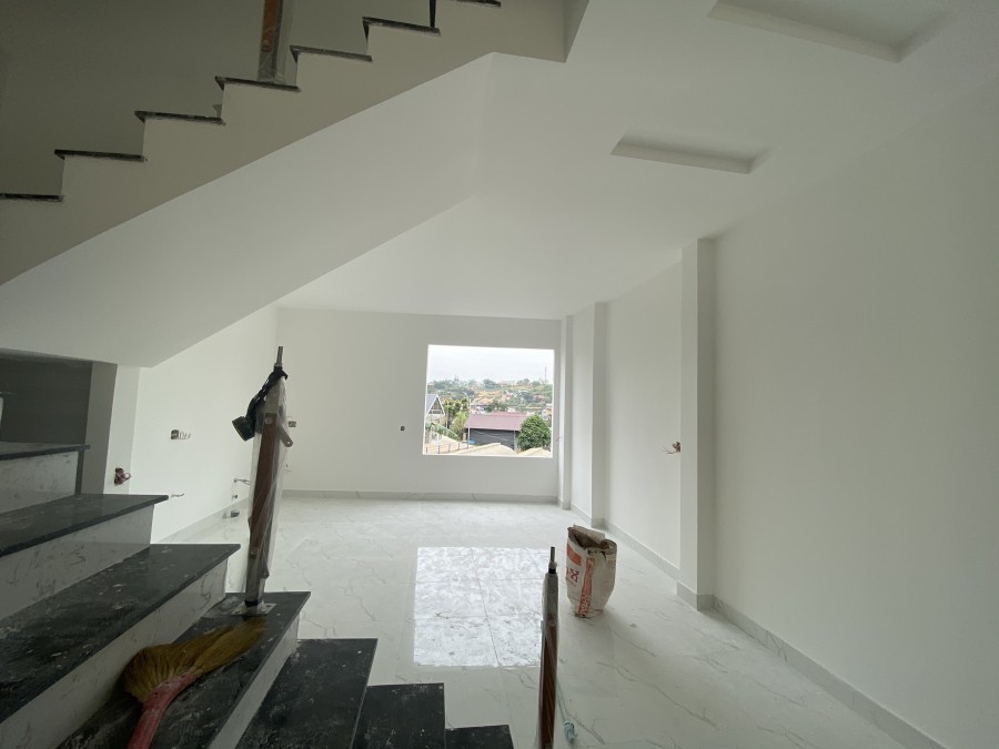 Bán nhà mới xây, view siêu đep đường Nguyễn Đình Quân - P5 Đà Lạt.