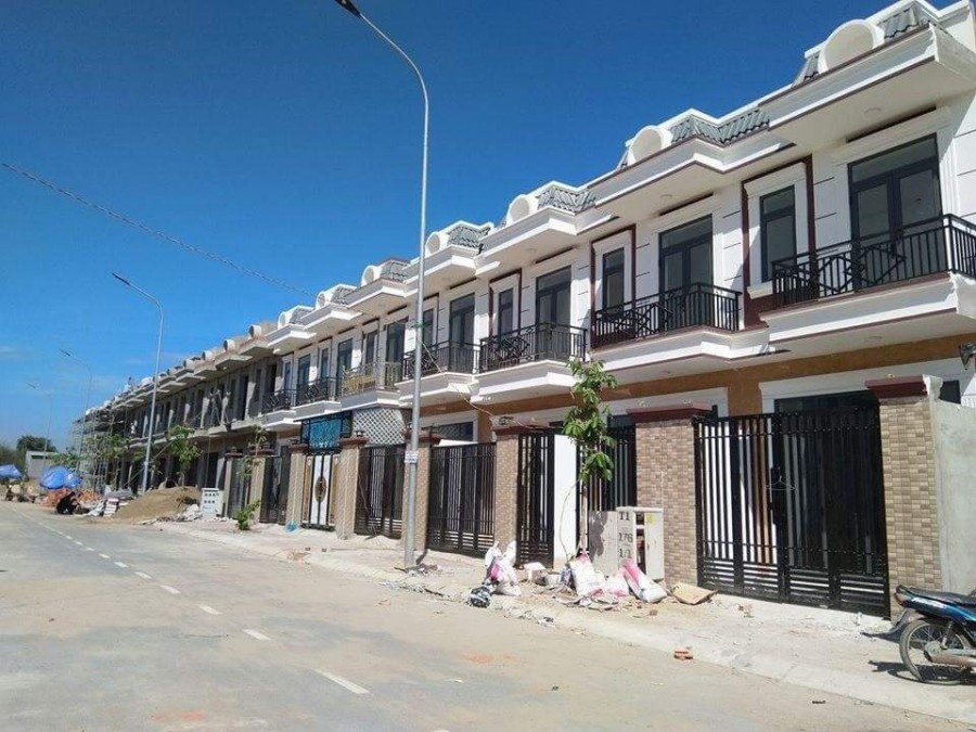 ĐẤT MẶT TIỀN QL 13 CẶP SÁT BỆNH VIỆN ĐA KHOA 1500 GƯỜNG GIÁ CHỈ 560 TRIỆU