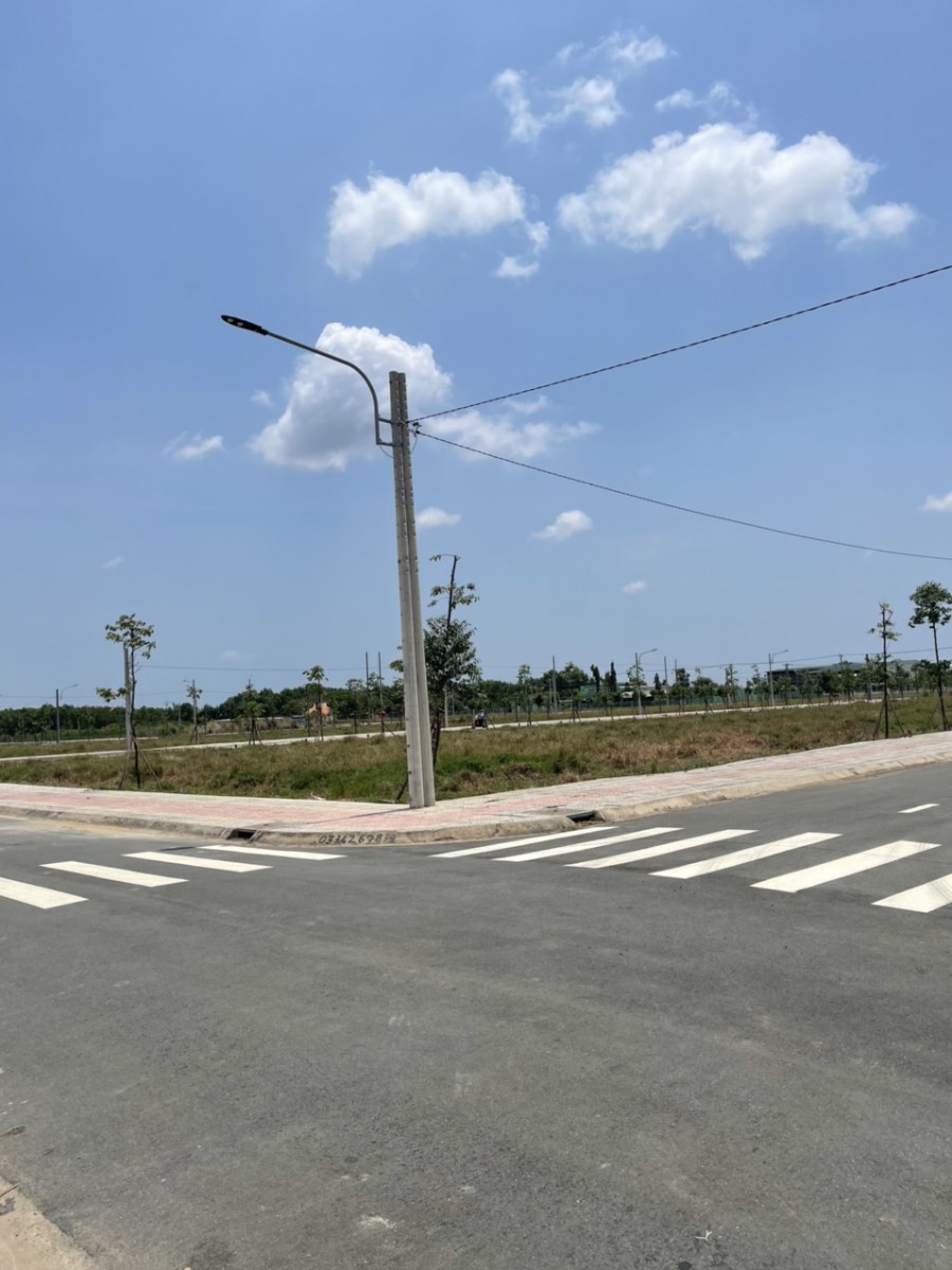 Cần thanh lý một số nền đất thổ cư tại KCN Cầu Tràm . 90 -100m2 .SHR sang tên công chứng ngay