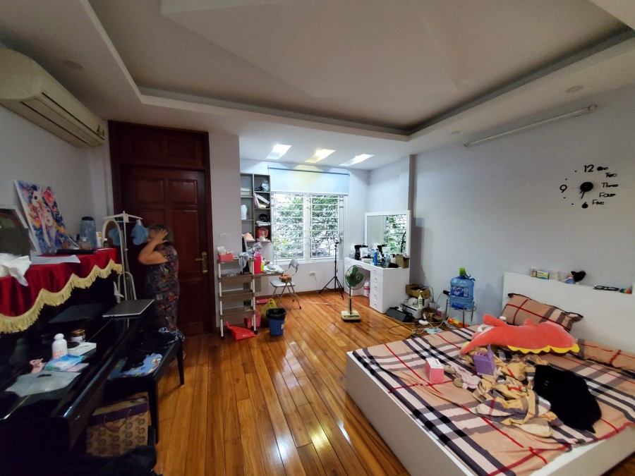 NHÀ ĐẸP 3 THOÁNG CÁCH MẶT PHỐ TÂY SƠN 50M NGÕ RỘNG SÂN TRƯỚC NHÀ ĐỂ ĐƯỢC NHIỀU XE