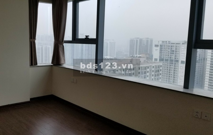 Cho thuê Chung cư Diamond Hoàng Đạo Thúy 3 ngủ cơ bản 14 triệu. Lh 0377983070