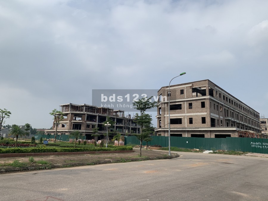 BÁN LÔ ĐẤT 100M2 – TRUNG TÂM KĐT NHÌN VƯỜN HOA 5000M2 VÀ TÊN CHÍNH CHỦ HĐ