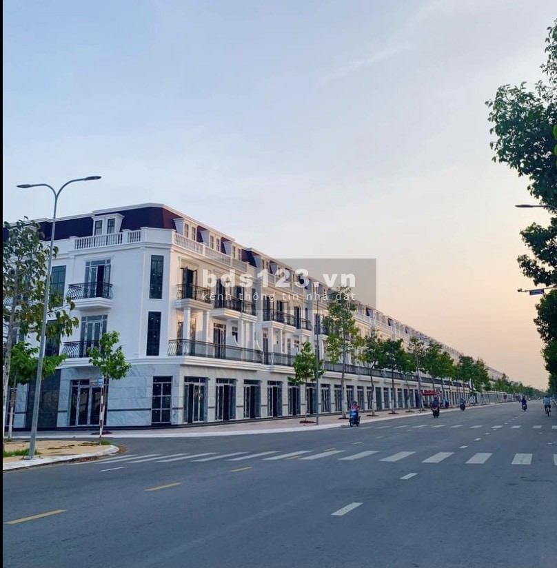 NHÀ PHỐ KHU ĐÔ THỊ 5A, KHUÔN VIÊN THOÁNG MÁT NHIỀU TIỆN ÍCH