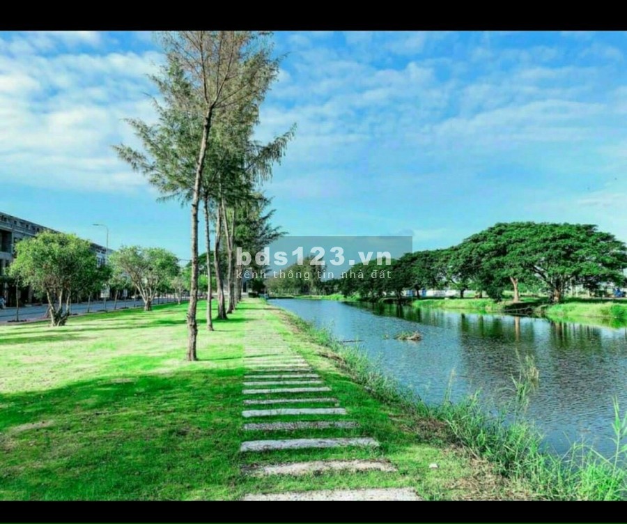NHÀ PHỐ KHU ĐÔ THỊ 5A, KHUÔN VIÊN THOÁNG MÁT NHIỀU TIỆN ÍCH