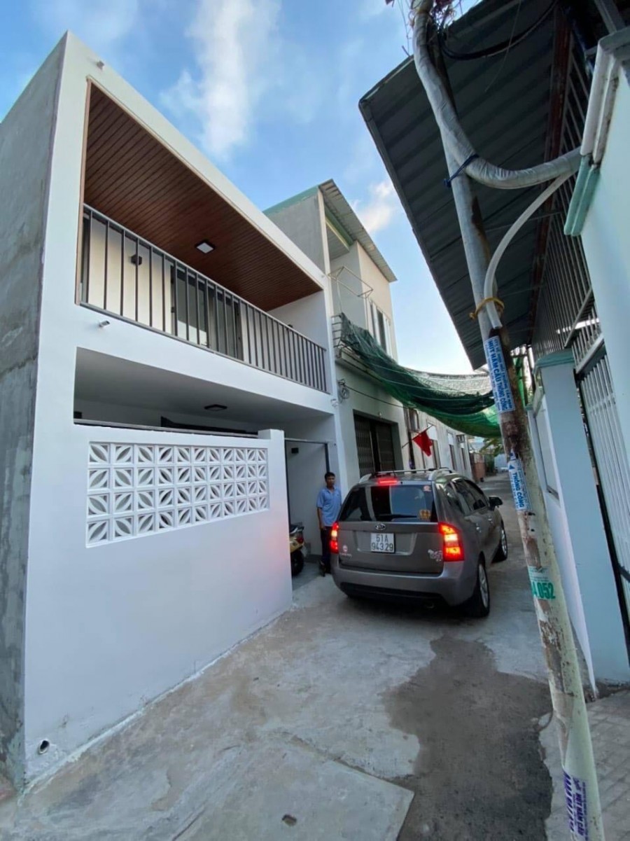 Bán nhà 1 trệt 1 lầu mới xây 100% hẻm 183 Lưu Chí Hiếu, ô tô vào tận nhà, dt 60m2 ngang 4,5