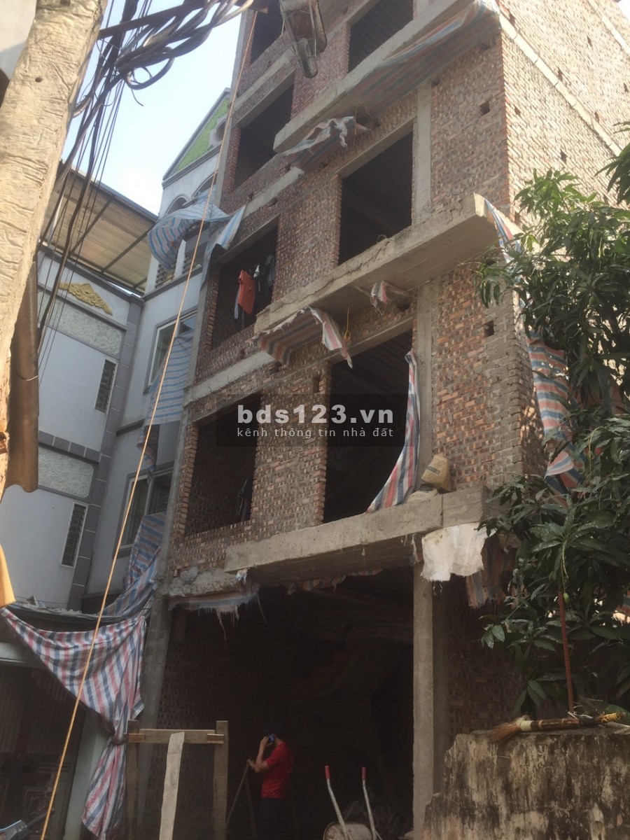 Bán nhà 5 tầng 31m2 mặt ngõ Phú Diễn, ngõ thông giá 2.9 tỷ