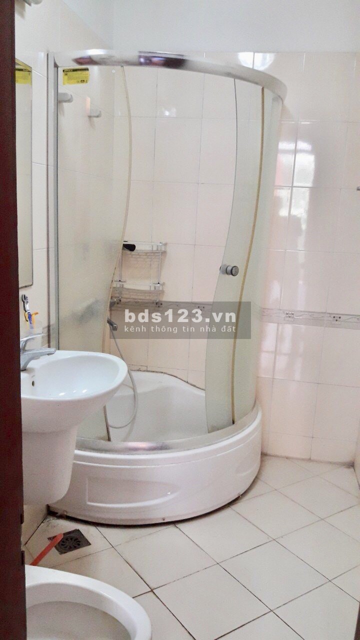 Cho thuê nguyên căn Hoàng Quốc Việt, 90m2, 5 tầng