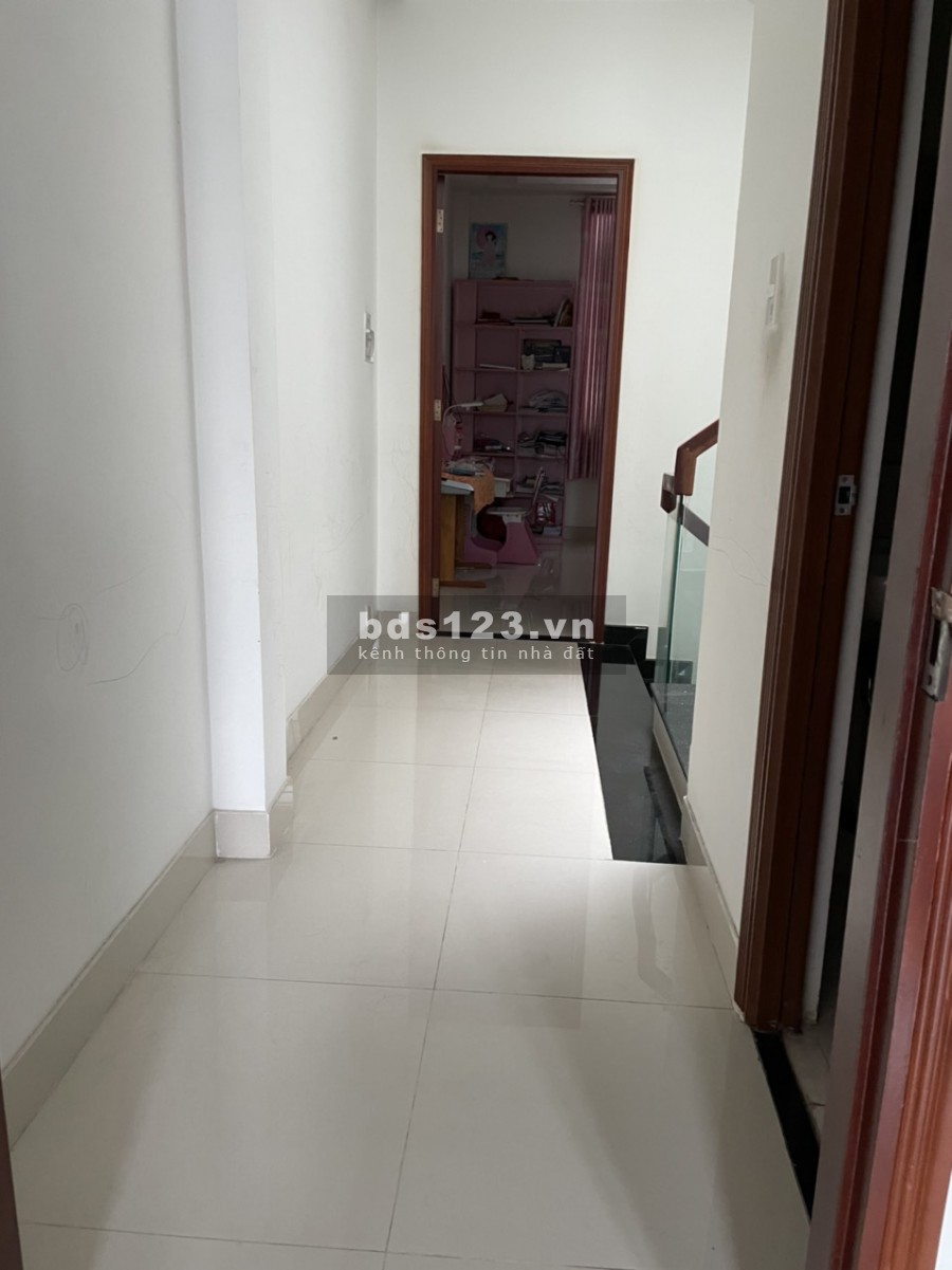 NHÀ NGUYÊN CĂN MỚI Ở CHO THUÊ 1 TRỆT 2 LẦU