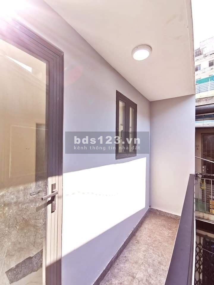Bán nhà Trần Nhân Tôn, Q10, 35 m2, giá chỉ 4 tỷ