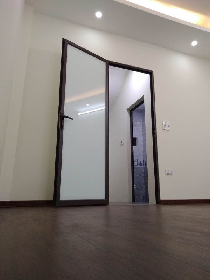 Cần bán nhà riêng khu phân lô phố Nguyễn Chí Thanh 35m 5 tầng cách mặt phố 30m giá 4 tỷ