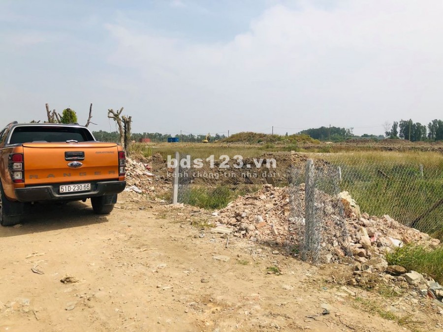 Cần bán gấp lô đất gần cầu bà tri vĩnh lộc B