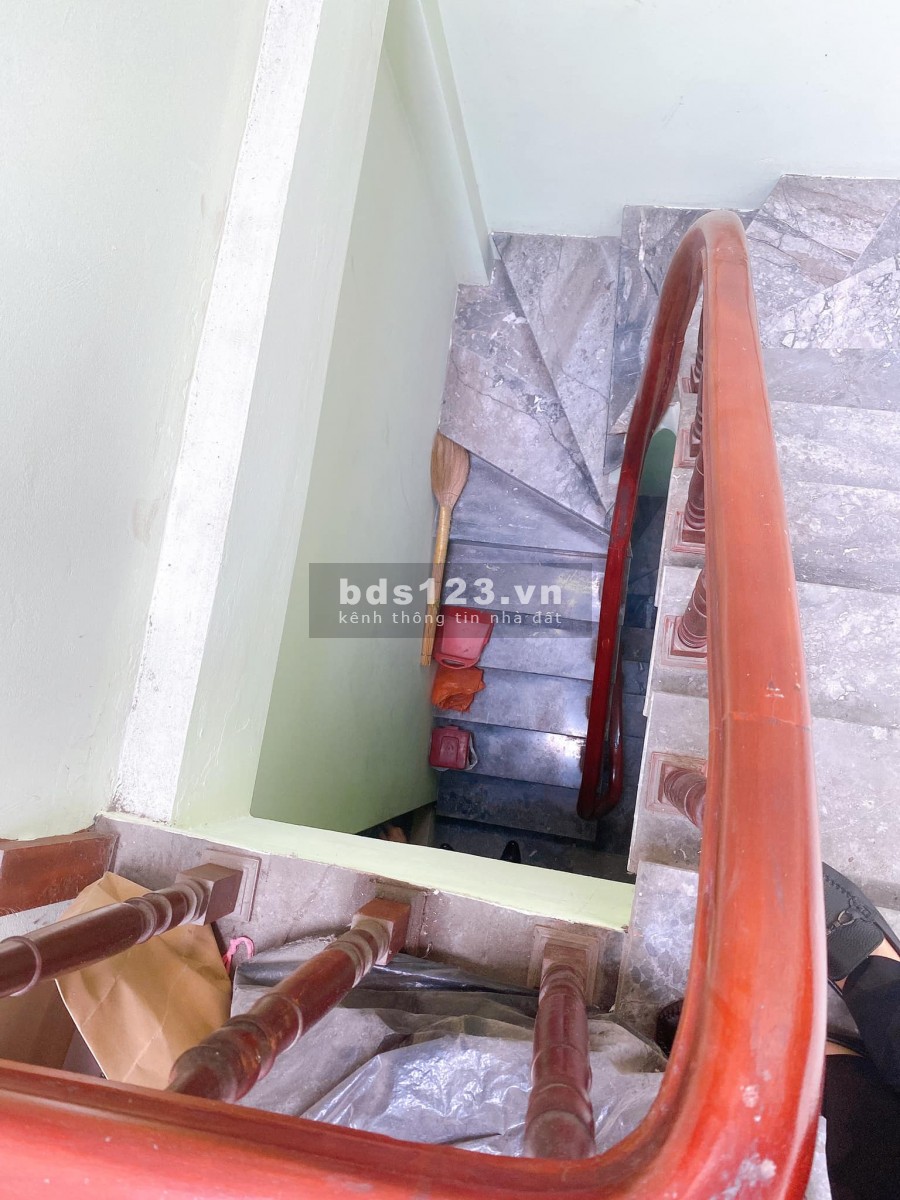 MẶT PHỐ NGUYỄN PHONG SẮC - VỈA HÈ SIÊU BỰ - KINH DOANH SẦM UẤT