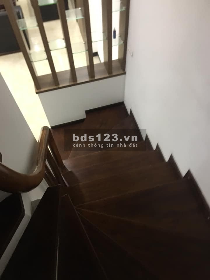 Siêu hiếm nhà Cầu Giấy kinh doanh 60m 5 tầng 5,7 tỷ.