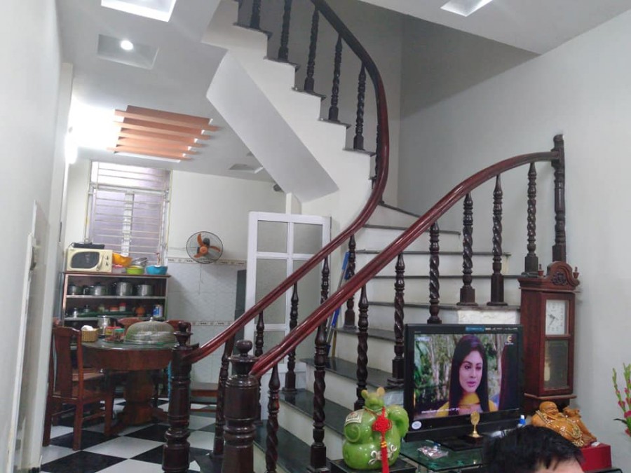 Nhà đẹp hoàng mai, DT 44m2 4 tầng, mt 3,3, giá chỉ 4 tỷ, mua nhà ngắm hồ linh đàm