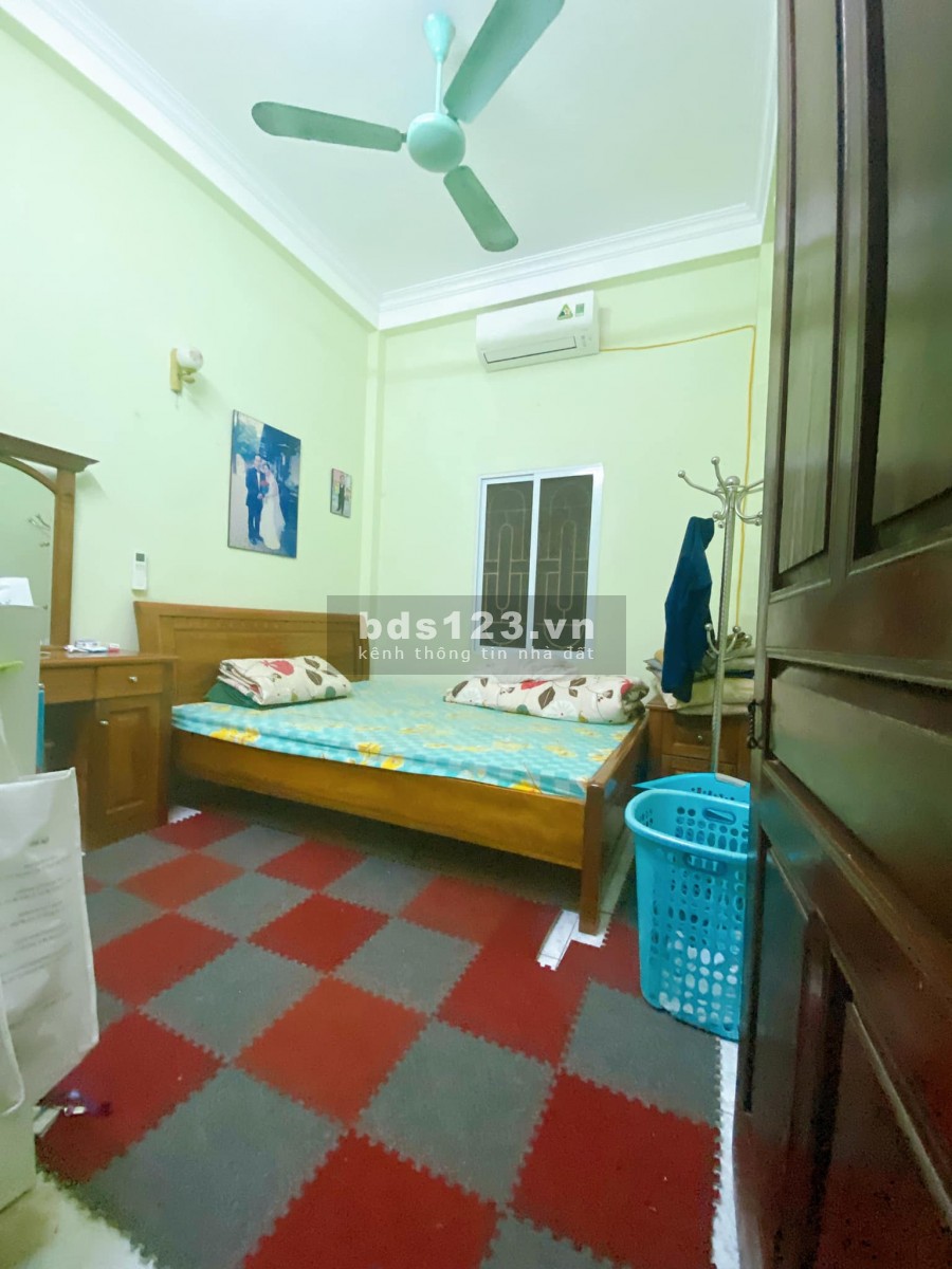 MẶT PHỐ NGUYỄN PHONG SẮC - VỈA HÈ SIÊU BỰ - KINH DOANH SẦM UẤT