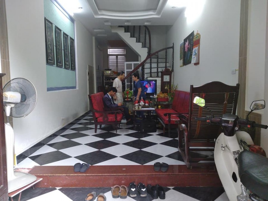 Nhà đẹp hoàng mai, DT 44m2 4 tầng, mt 3,3, giá chỉ 4 tỷ, mua nhà ngắm hồ linh đàm