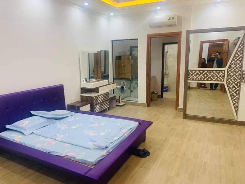 Bán nhà mặt phố Trần Điền, TX, HN. DT: 63m2,MT: 4,1m, sổ đỏ cc, Giá 13,5 tỷ. LH: Thanh 0977686830