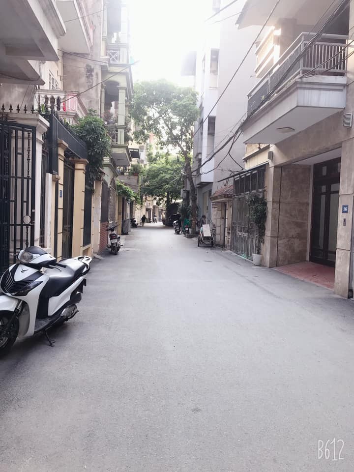 Bán nhà Thanh Xuân 100m2, 5 tầng, phân lô, tô tô vào nhà.... Quá Hiếm