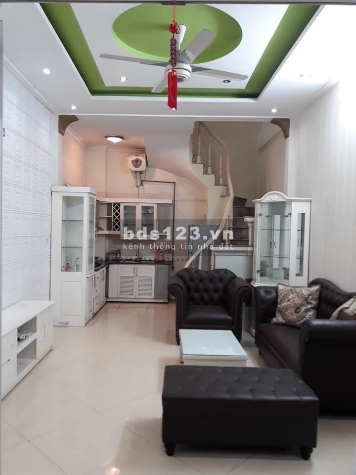 Bán Nhà khu vực Thanh Xuân, 27m*5Tầng, gần chợ kinh doanh, giá chỉ 3 tỷ.