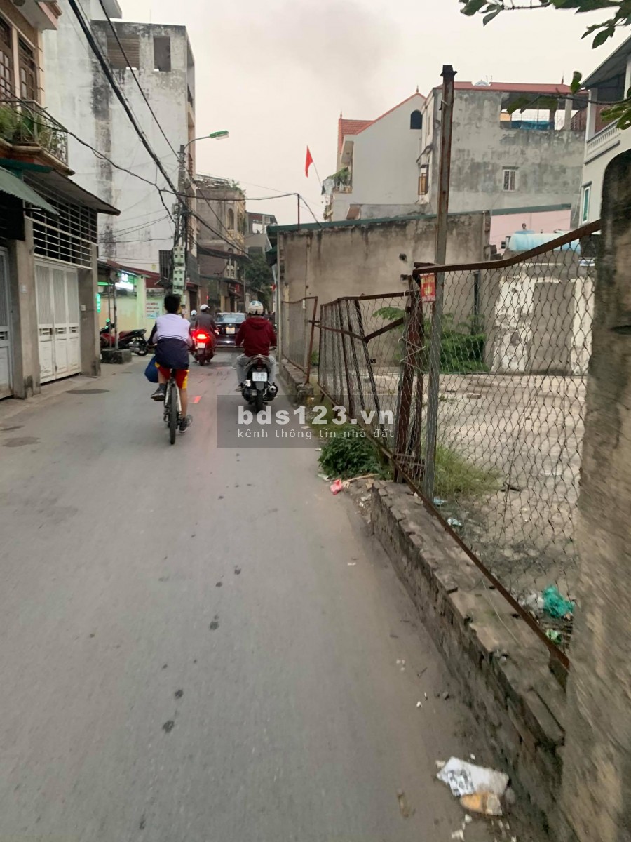 Bán lô đất 32m2 mặt 3.6m ngõ 2 oto lọt, KD sầm uốt, đường Xuân Đỉnh ngõ thông NGĐ giá 3.25 tỷ lh xem đất: 098733911.